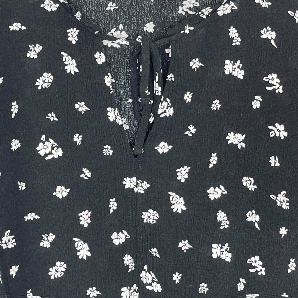 SO Floral Babydoll Blouse Womens XL Black‎ White Excellent Peplum Rayon Tie Neck - Picture 4 of 13